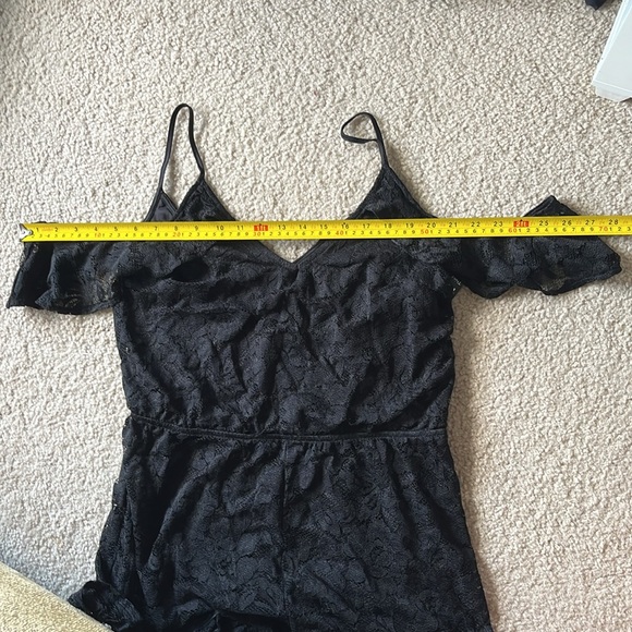 Express Lace Romper - Picture 6 of 6